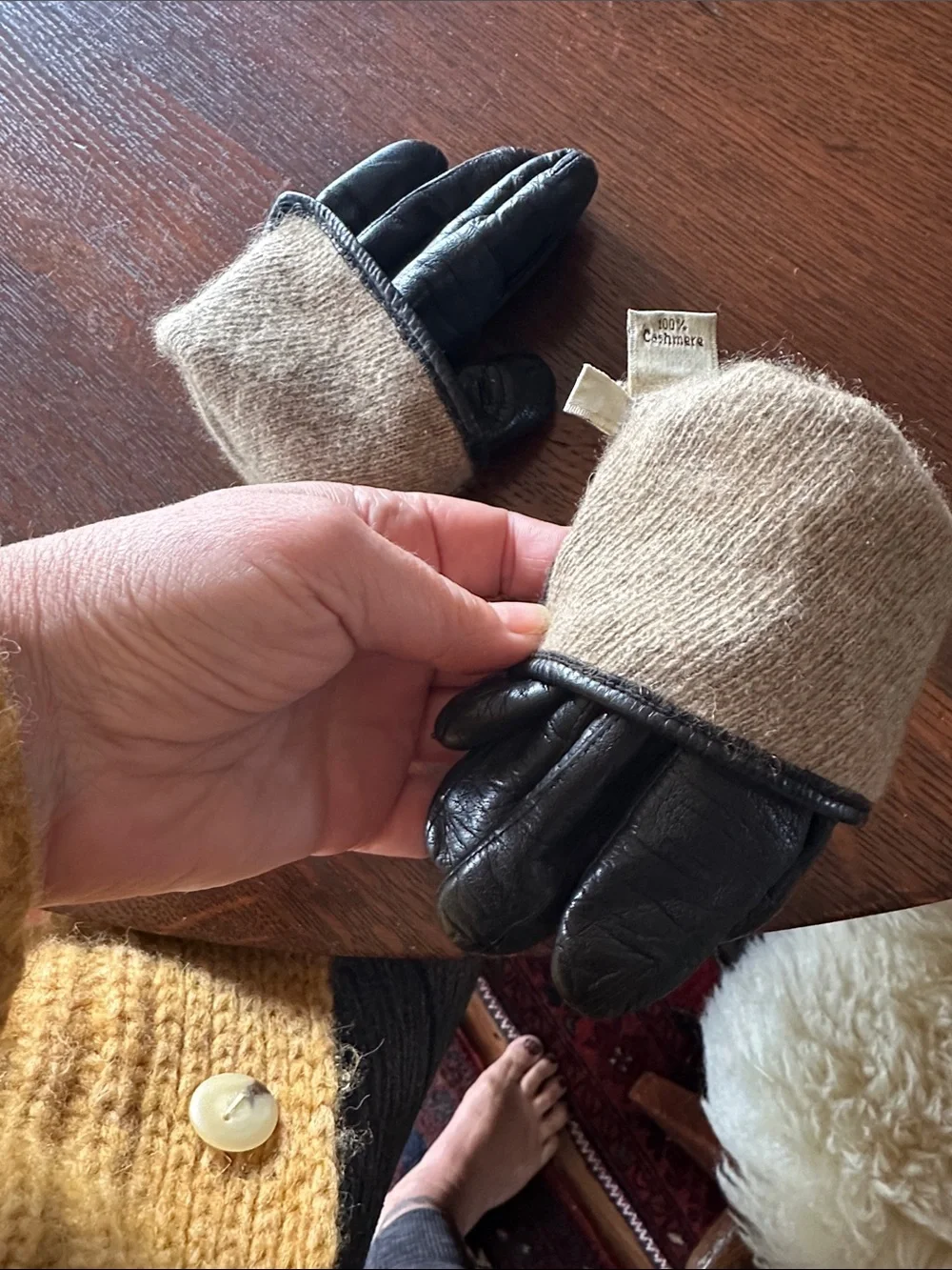 Coach Black Leather Women's Gloves. Size 8. Cashmere lined. Perfectly worn in.